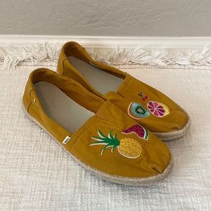 Toms Gold Yellow Tropical Pineapple Canvas Espadrilles Size 10
